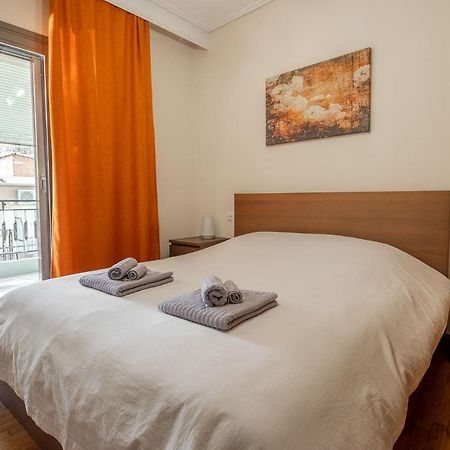 Your Cozy Six Street Apartment Larissa Eksteriør billede
